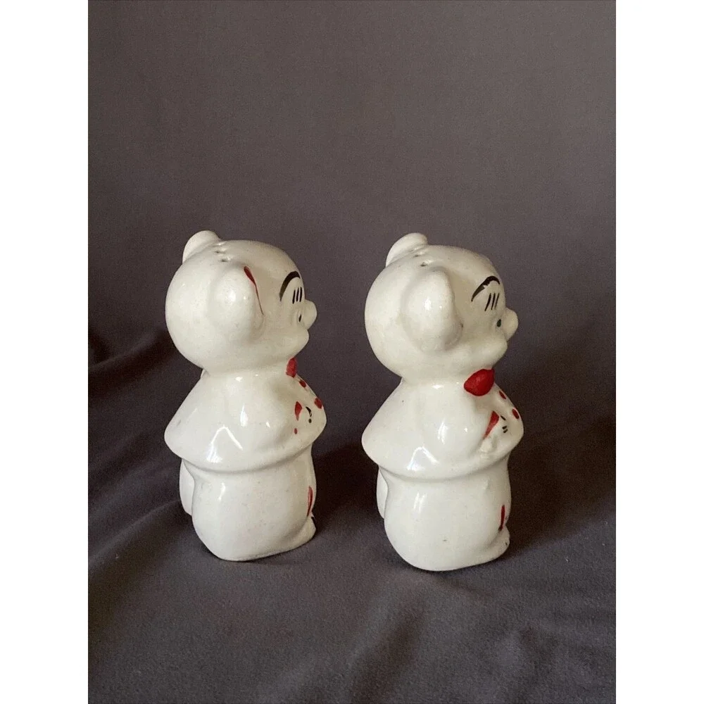 Vintage Salt & Pepper Shaker Set Anthropomorphic Bear Hand Painted 1946